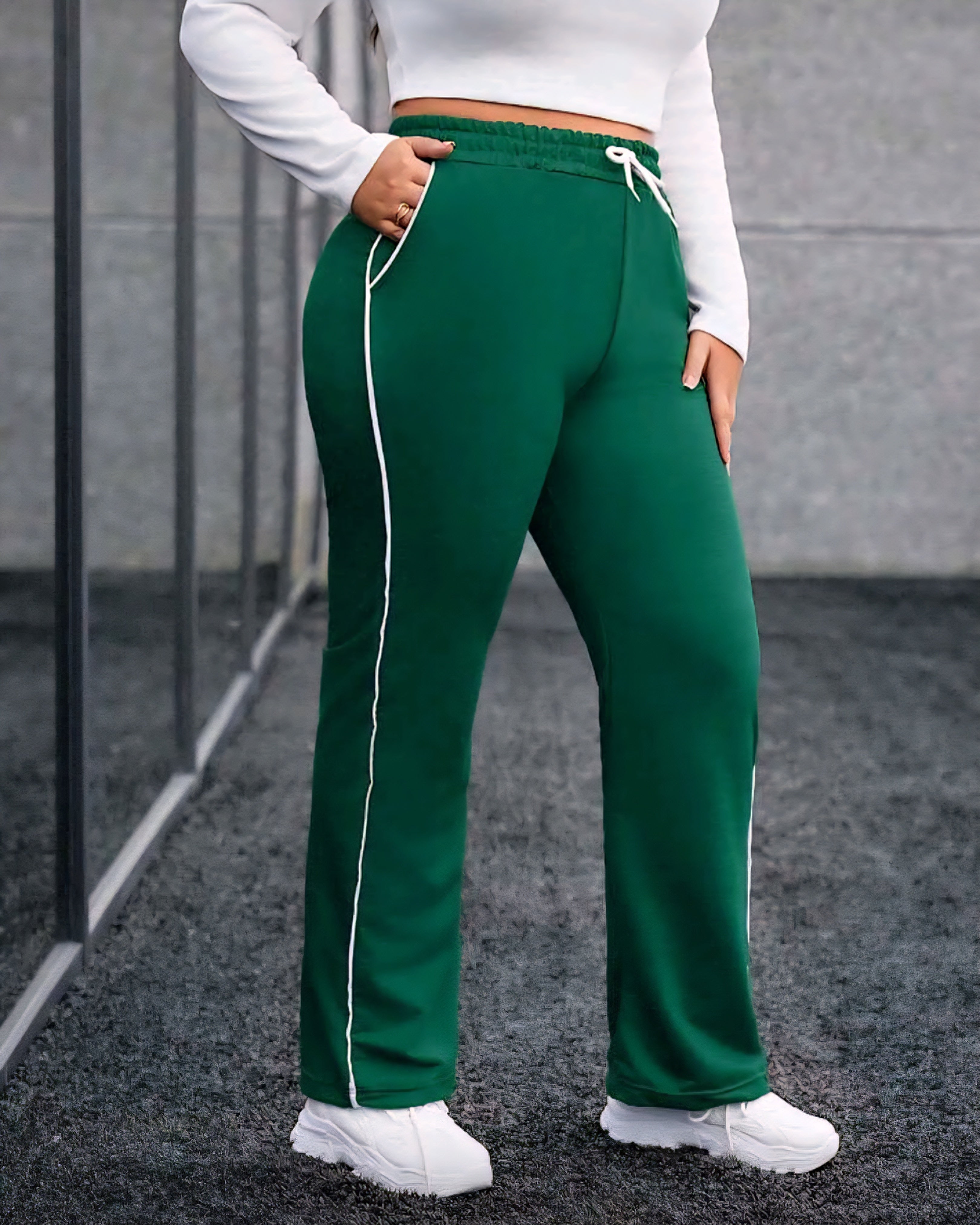 Teplákové kalhoty s bočním lemem – pohodlný střih