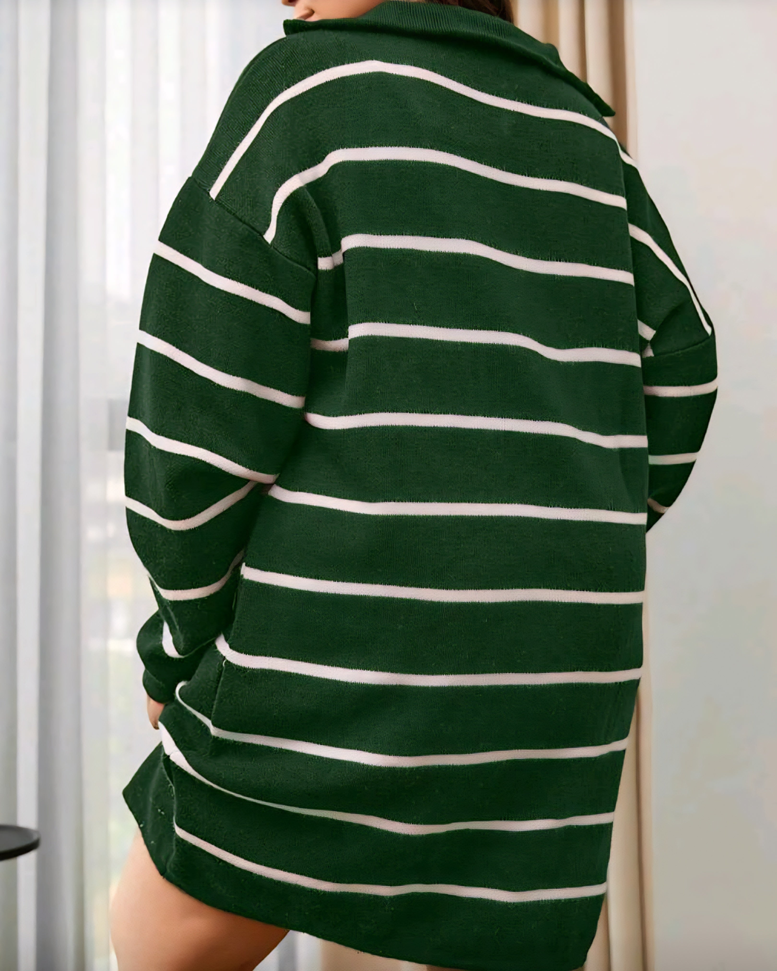 Pruhovaný dlouhý svetr se zipem u krku