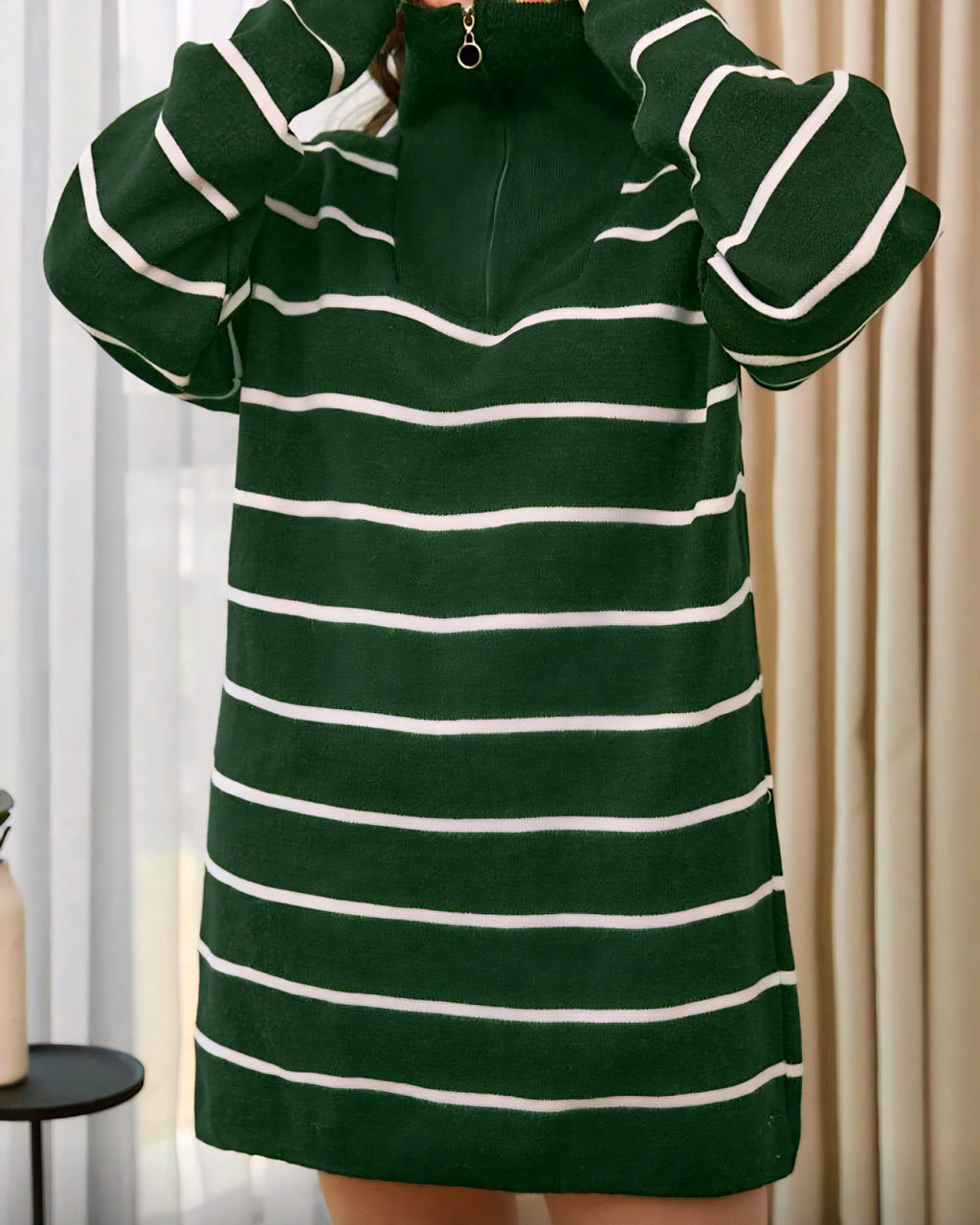 Pruhovaný dlouhý svetr se zipem u krku