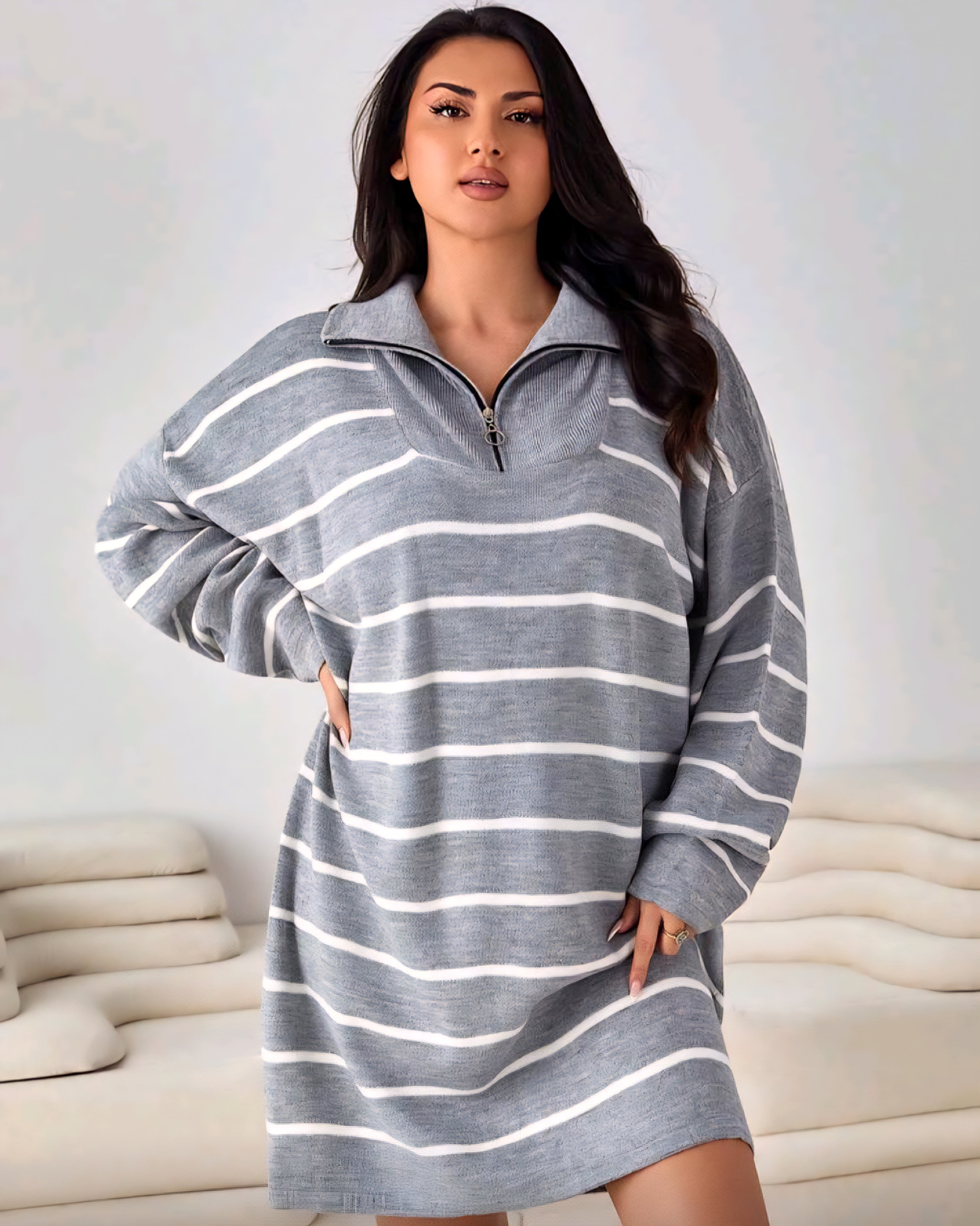 Pruhovaný dlouhý svetr se zipem u krku