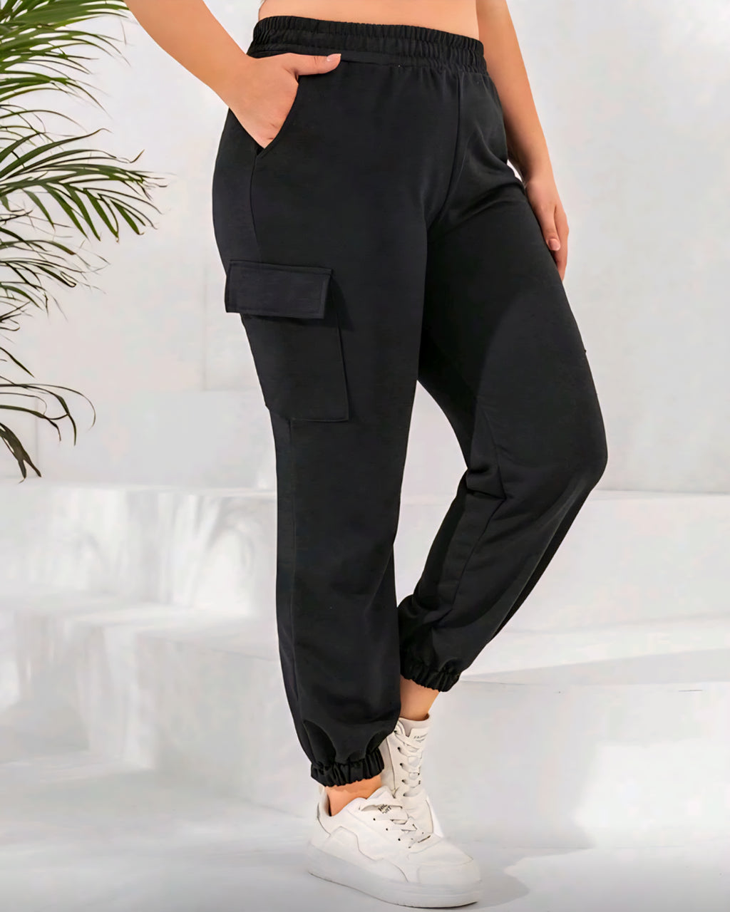 Teplákové cargo kalhoty s kapsami