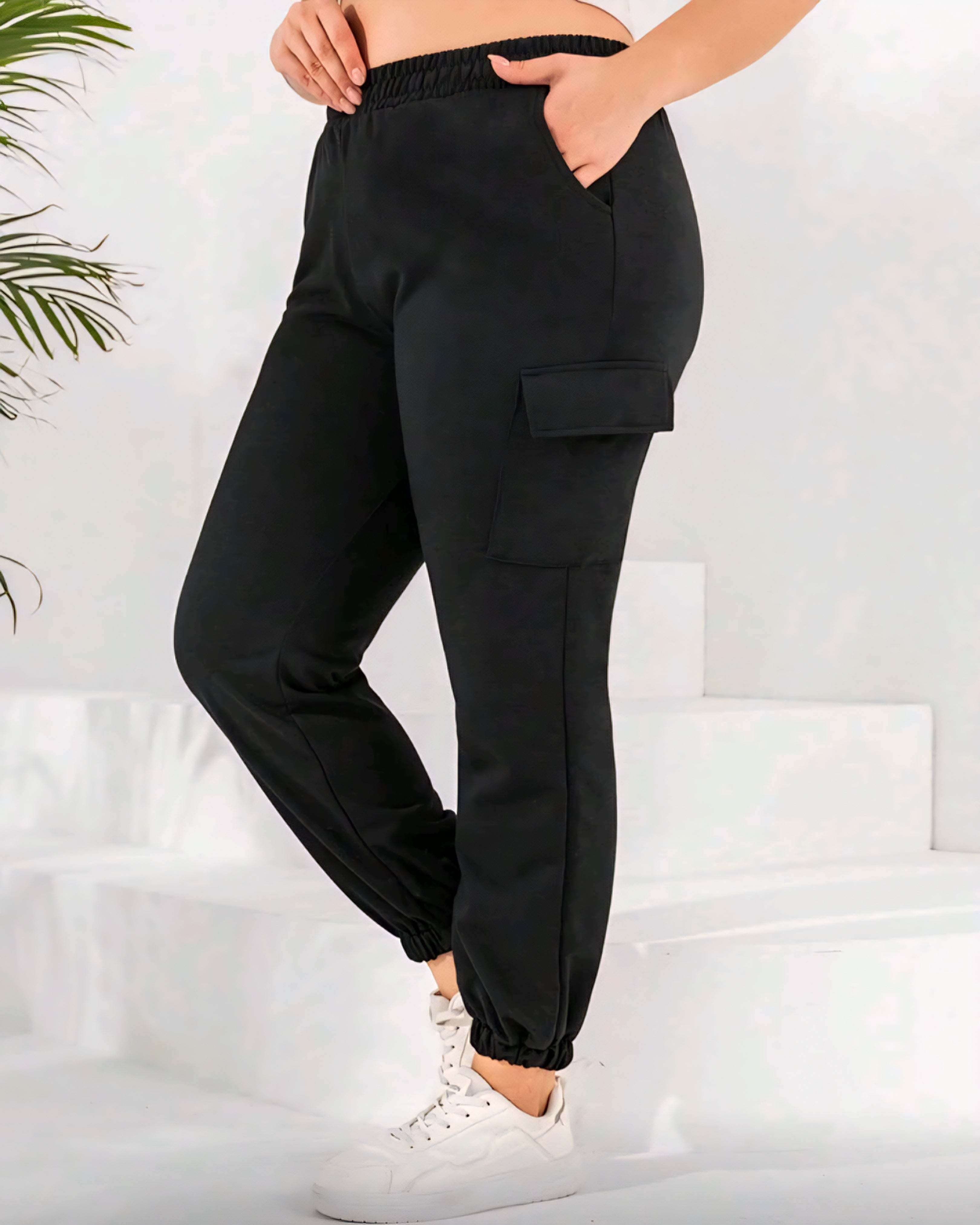 Teplákové cargo kalhoty s kapsami