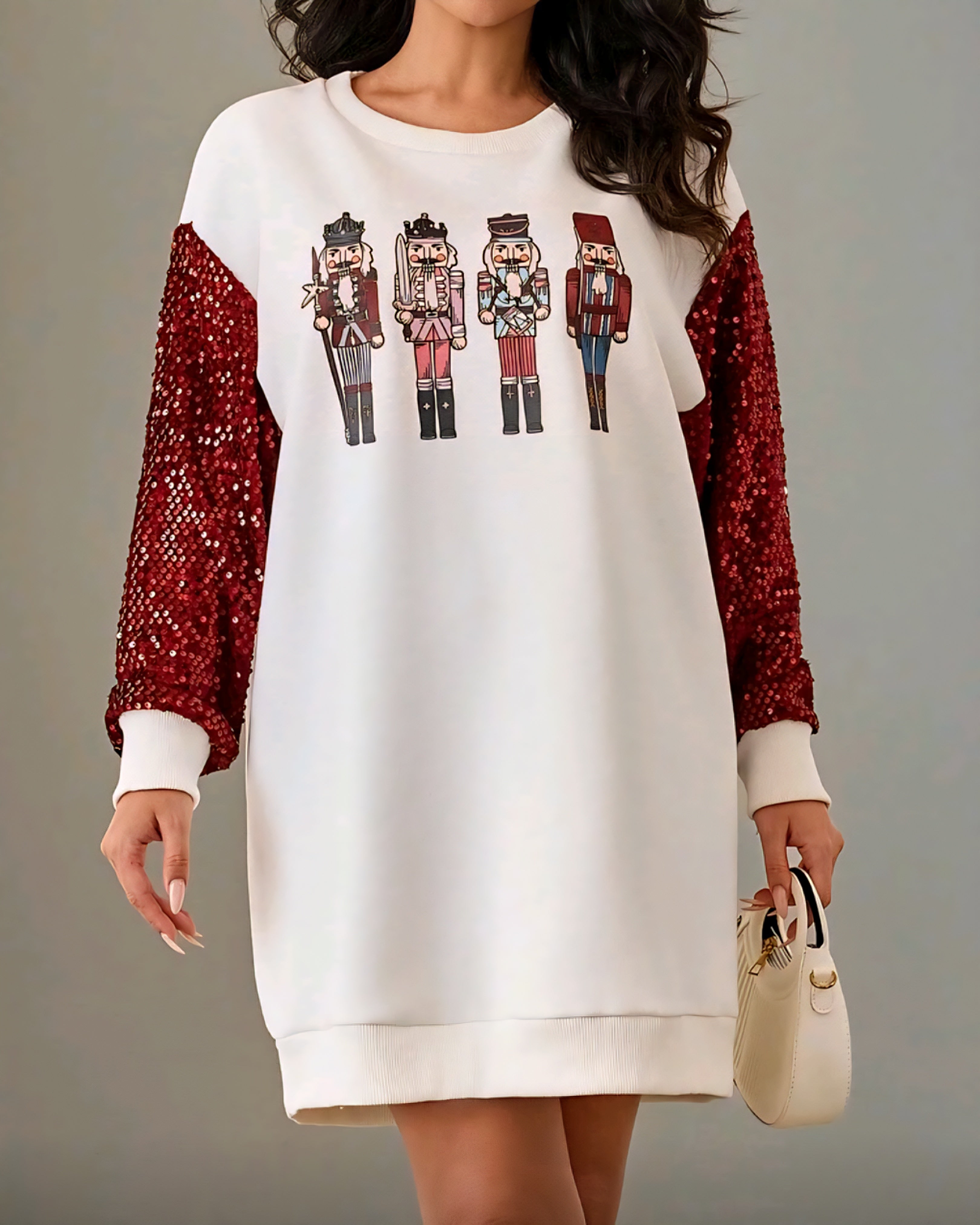 Dlouhá mikina s vánočním motivem a flitrovými rukávy