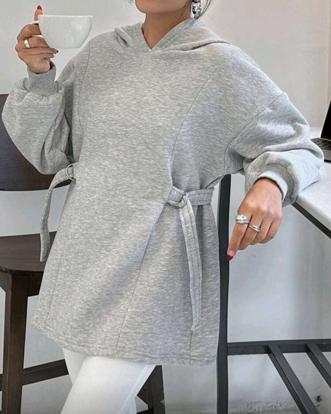 Dlouhá mikina s regulací pasu