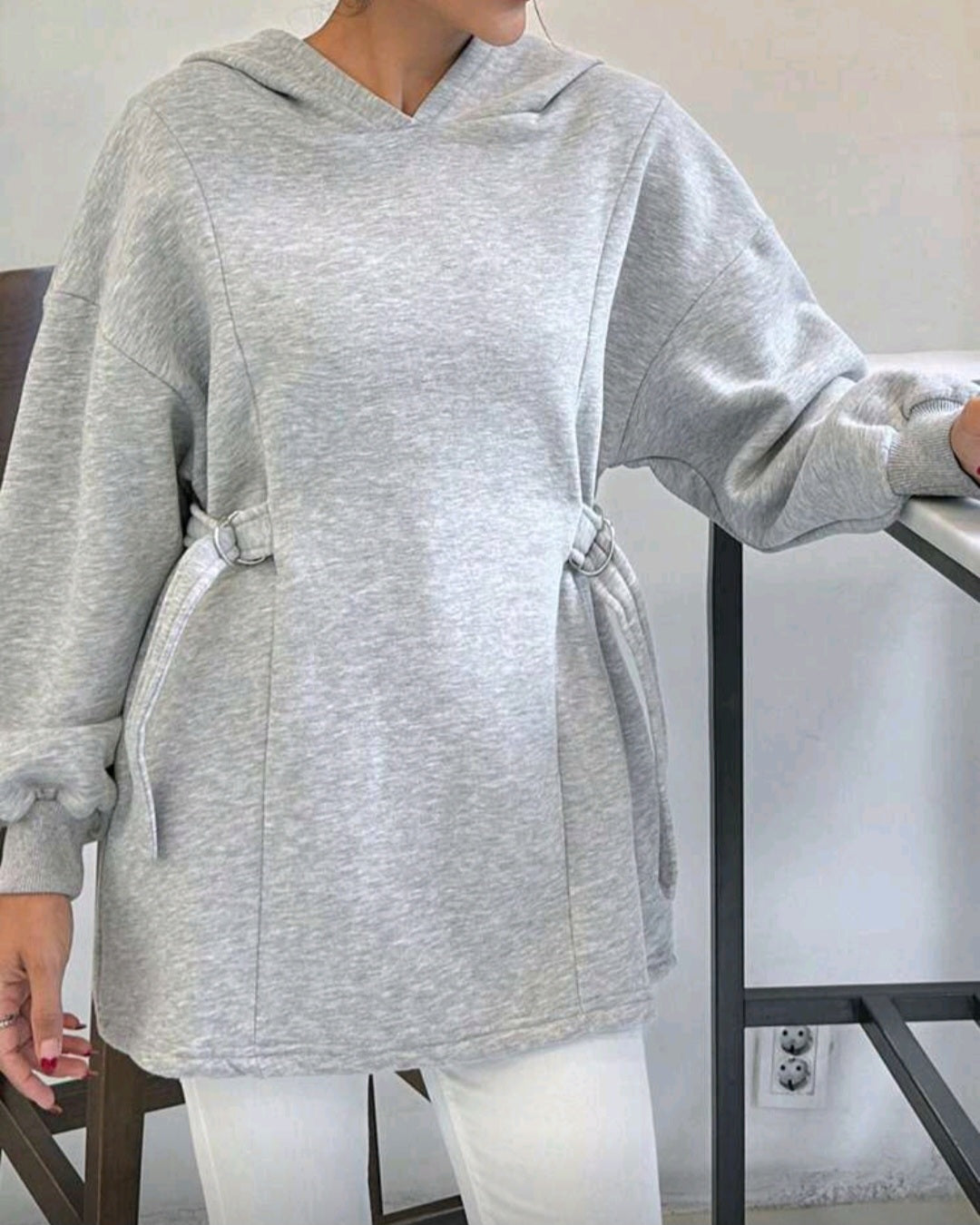 Dlouhá mikina s regulací pasu