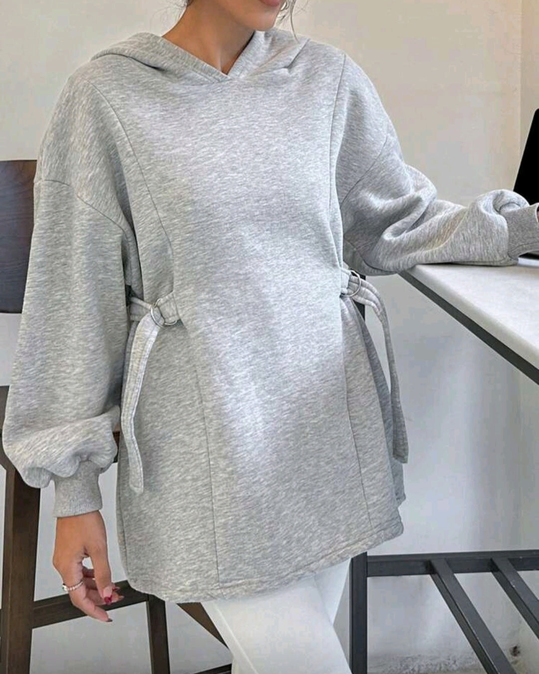 Dlouhá mikina s regulací pasu