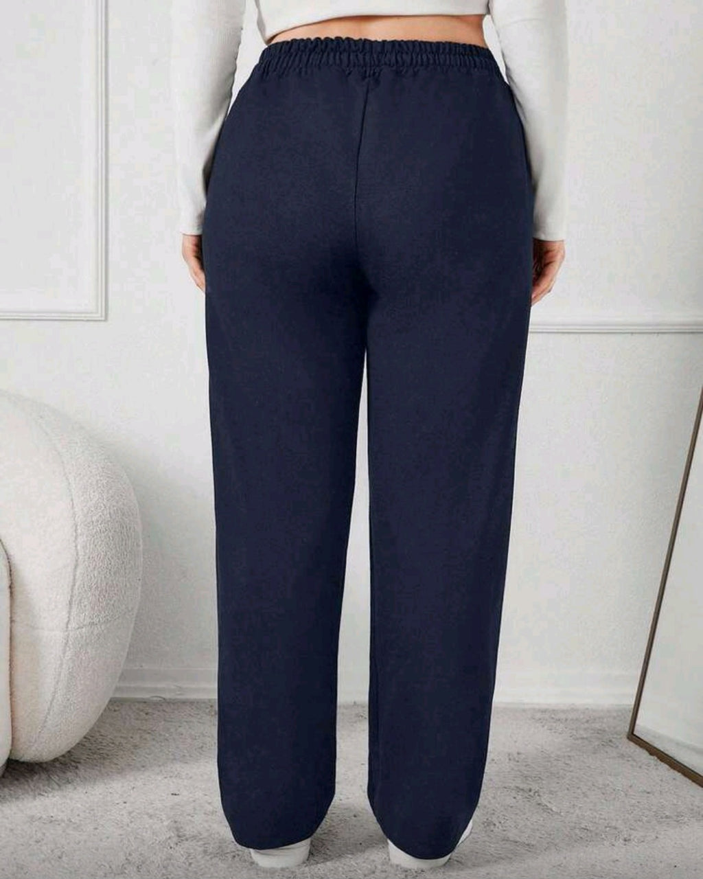 Široké tepláky s vysokým pasem