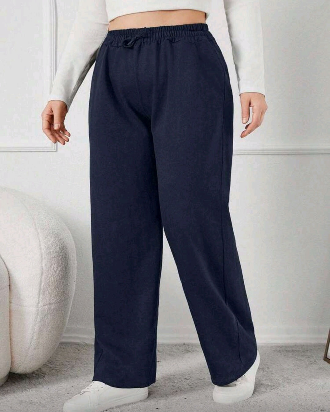 Široké tepláky s vysokým pasem