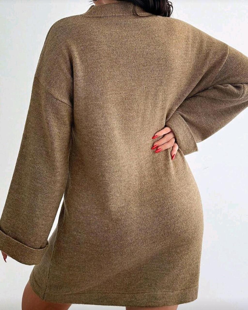 Pohodlné pletené šaty s dlouhým rukávem
