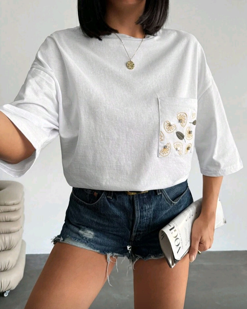 Bílé bavlněné tričko s výšivkou