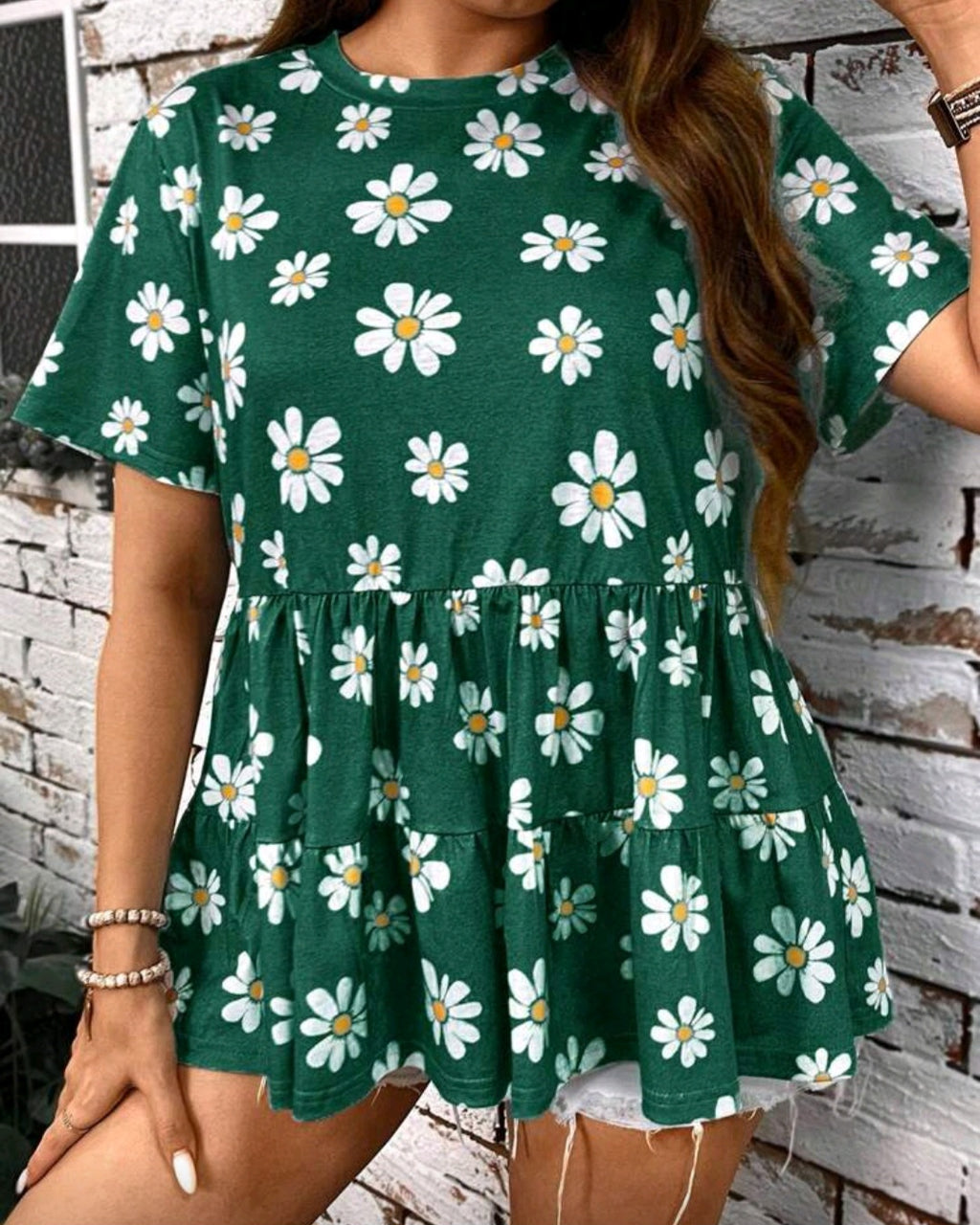 Volná tunika s květy a volánovým lemem