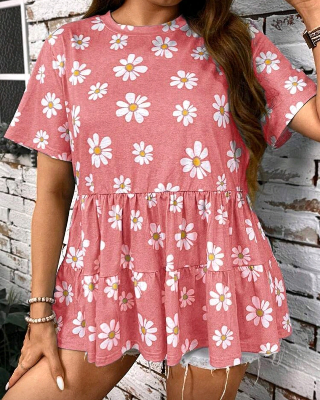 Volná tunika s květy a volánovým lemem