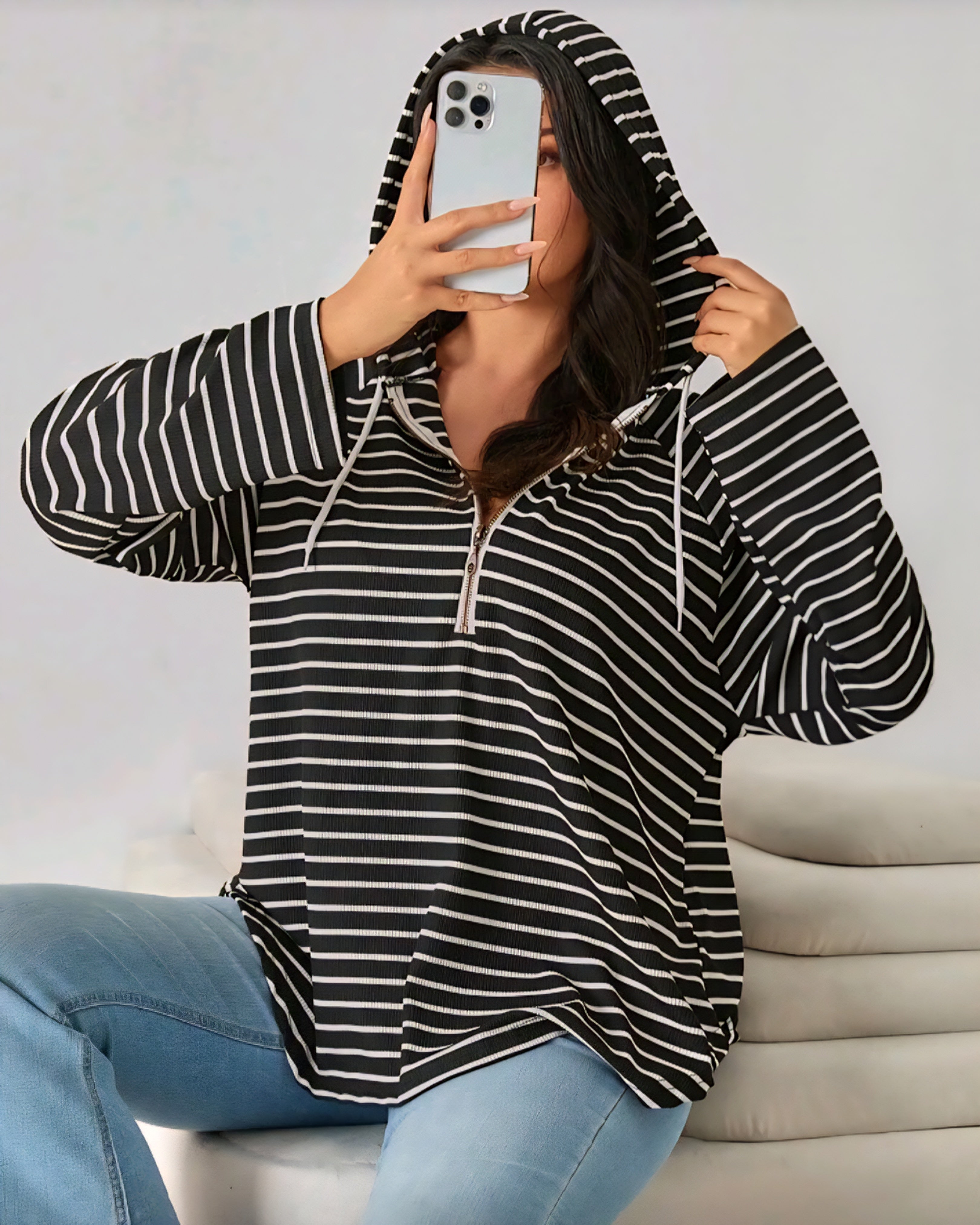 Černobílé pruhované tričko s dlouhým rukávem