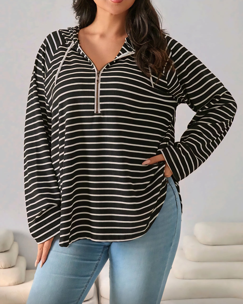 Černobílé pruhované tričko s dlouhým rukávem