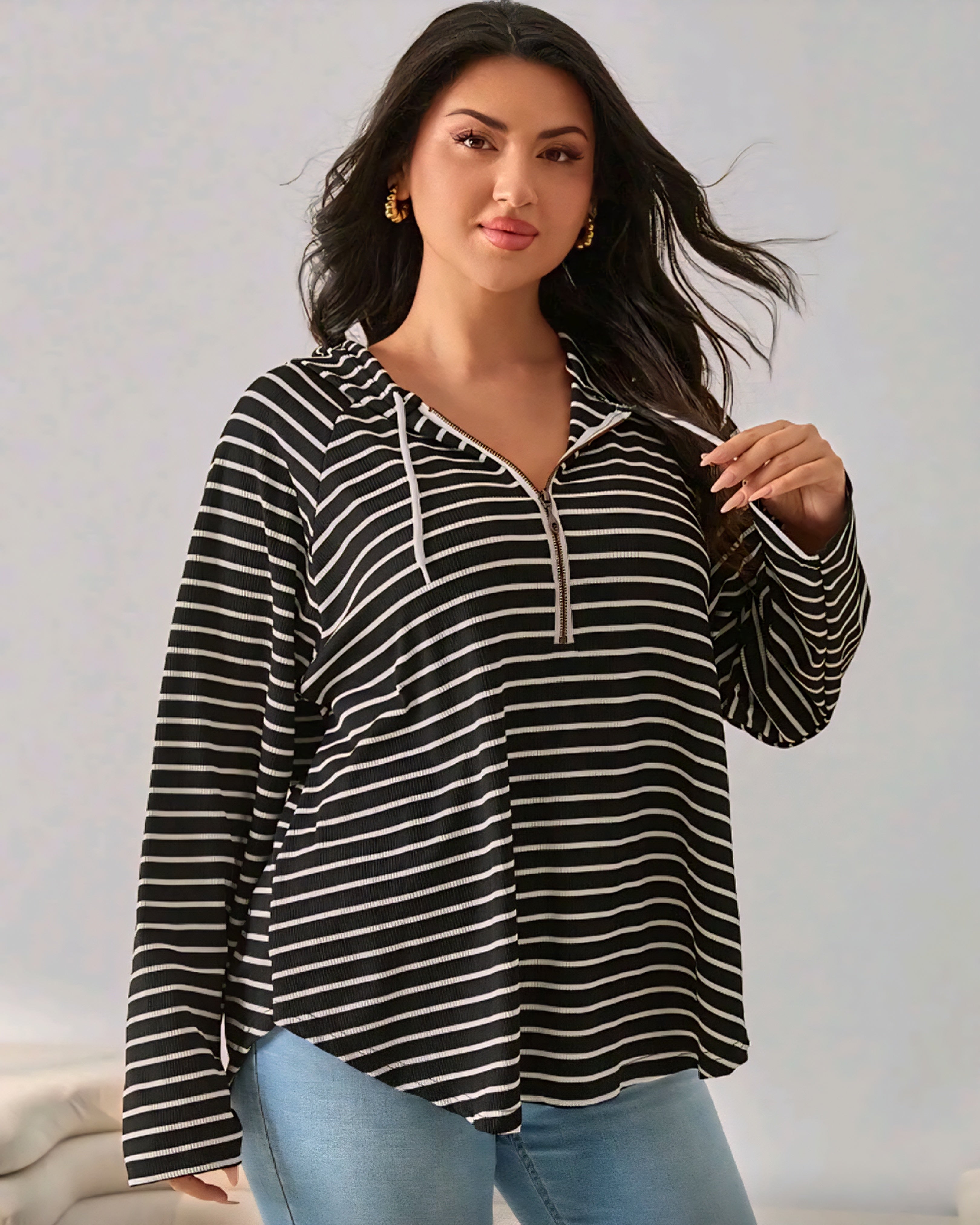 Černobílé pruhované tričko s dlouhým rukávem