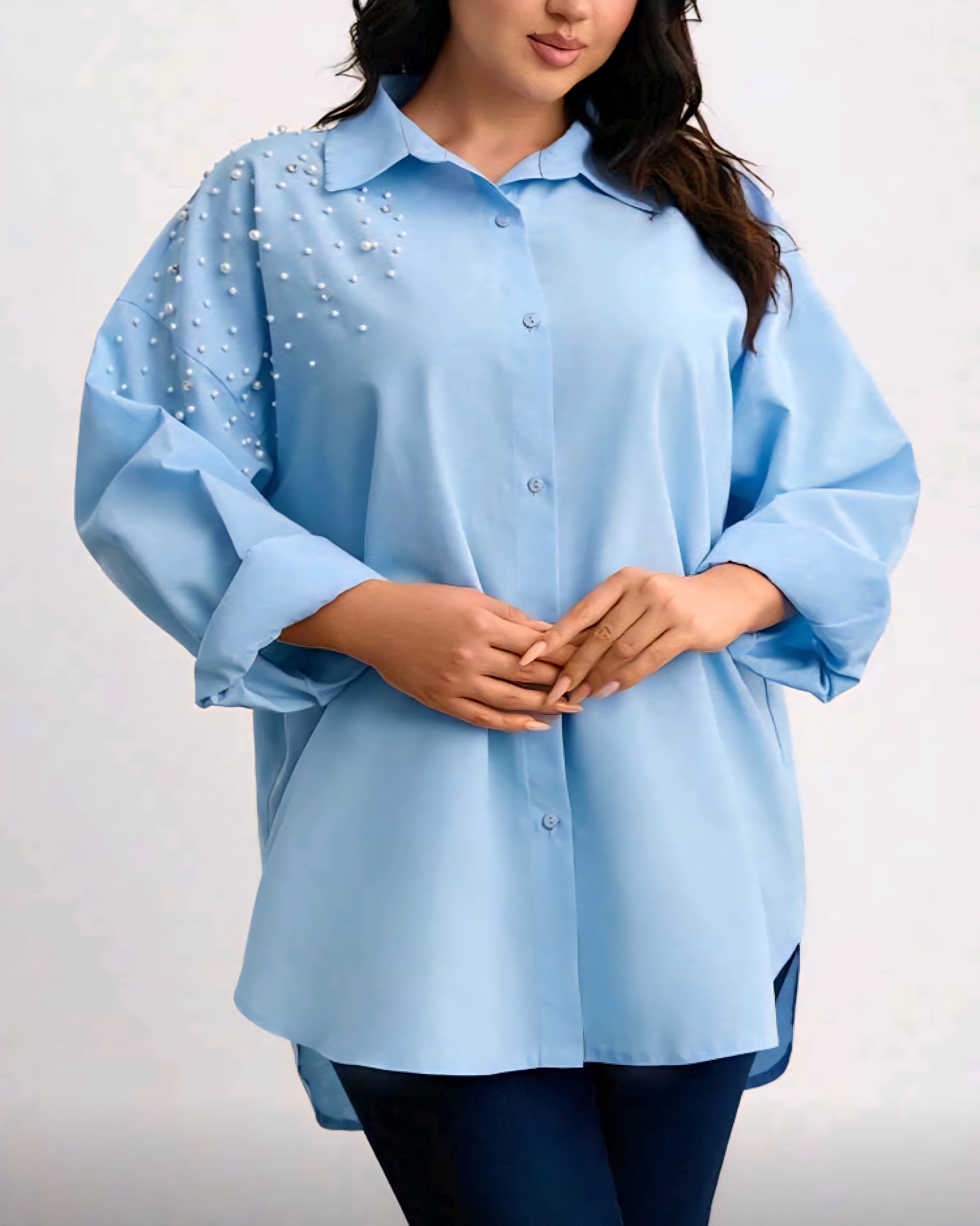 Elegantní halenka s perlami