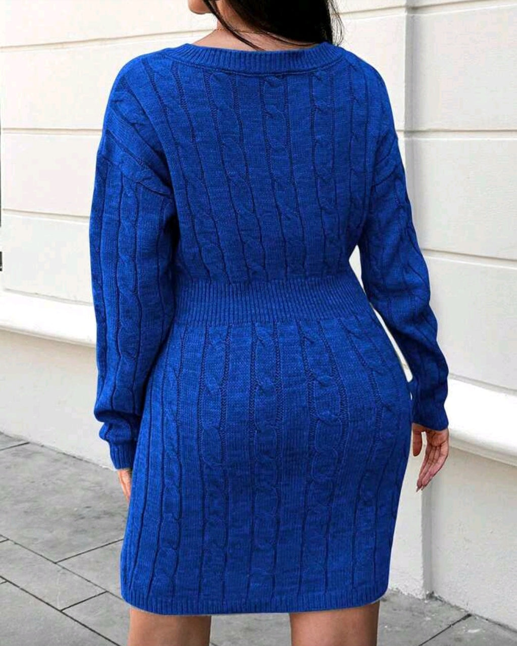 Pohodlné pletené šaty s dlouhým rukávem