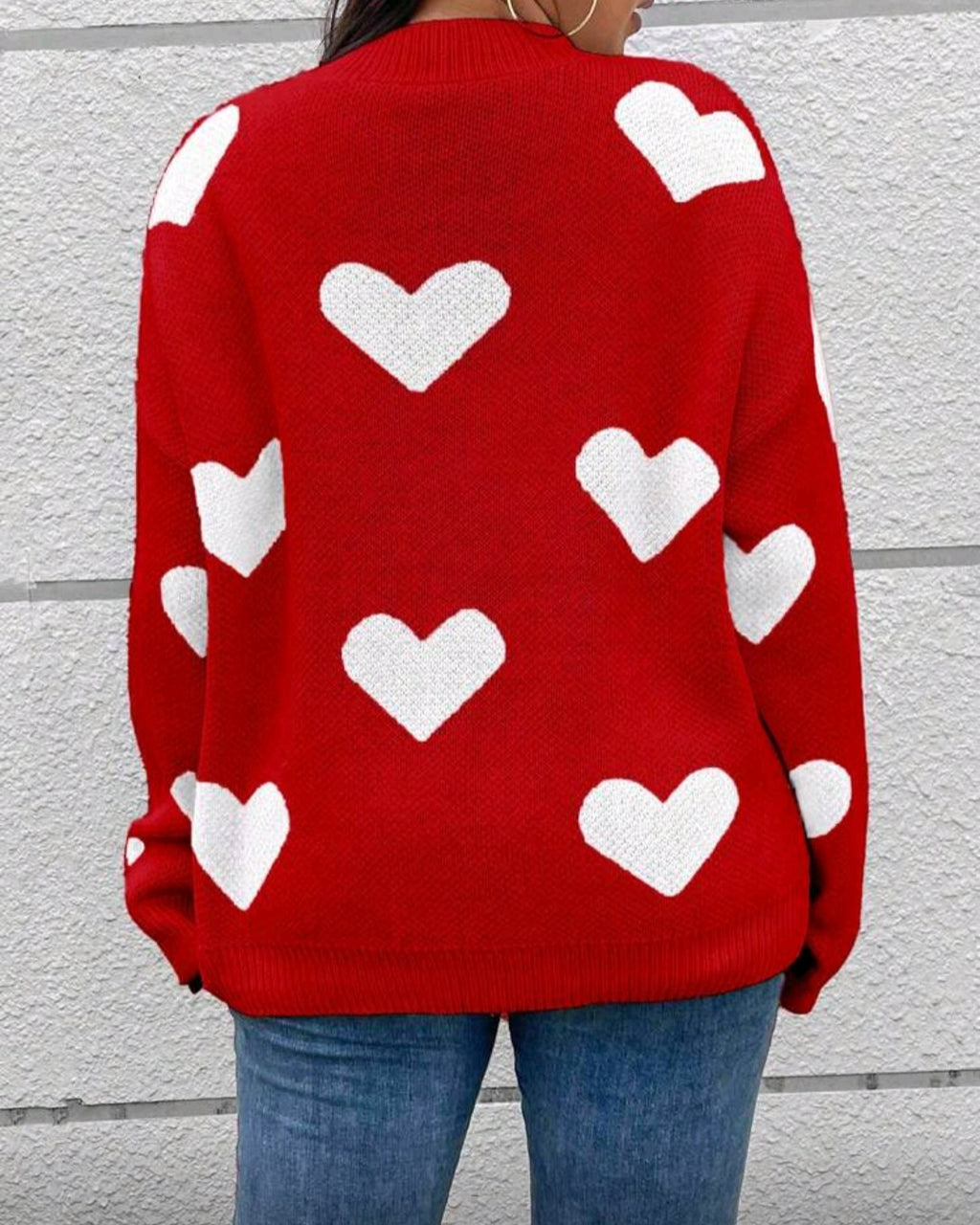 Volný pletený svetr se srdíčky