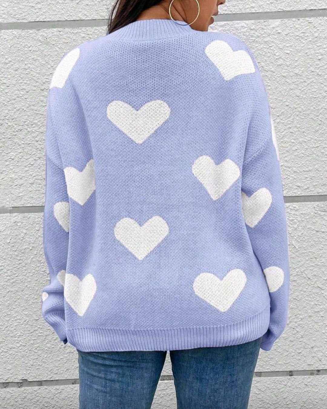 Volný pletený svetr se srdíčky