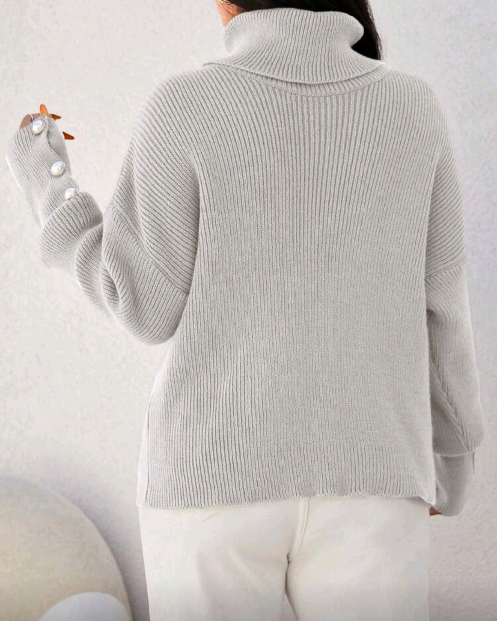 Volný pletený svetr