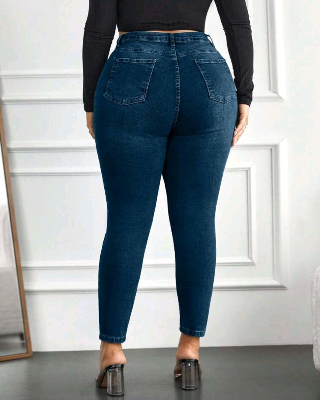 Strečové tmavé džíny