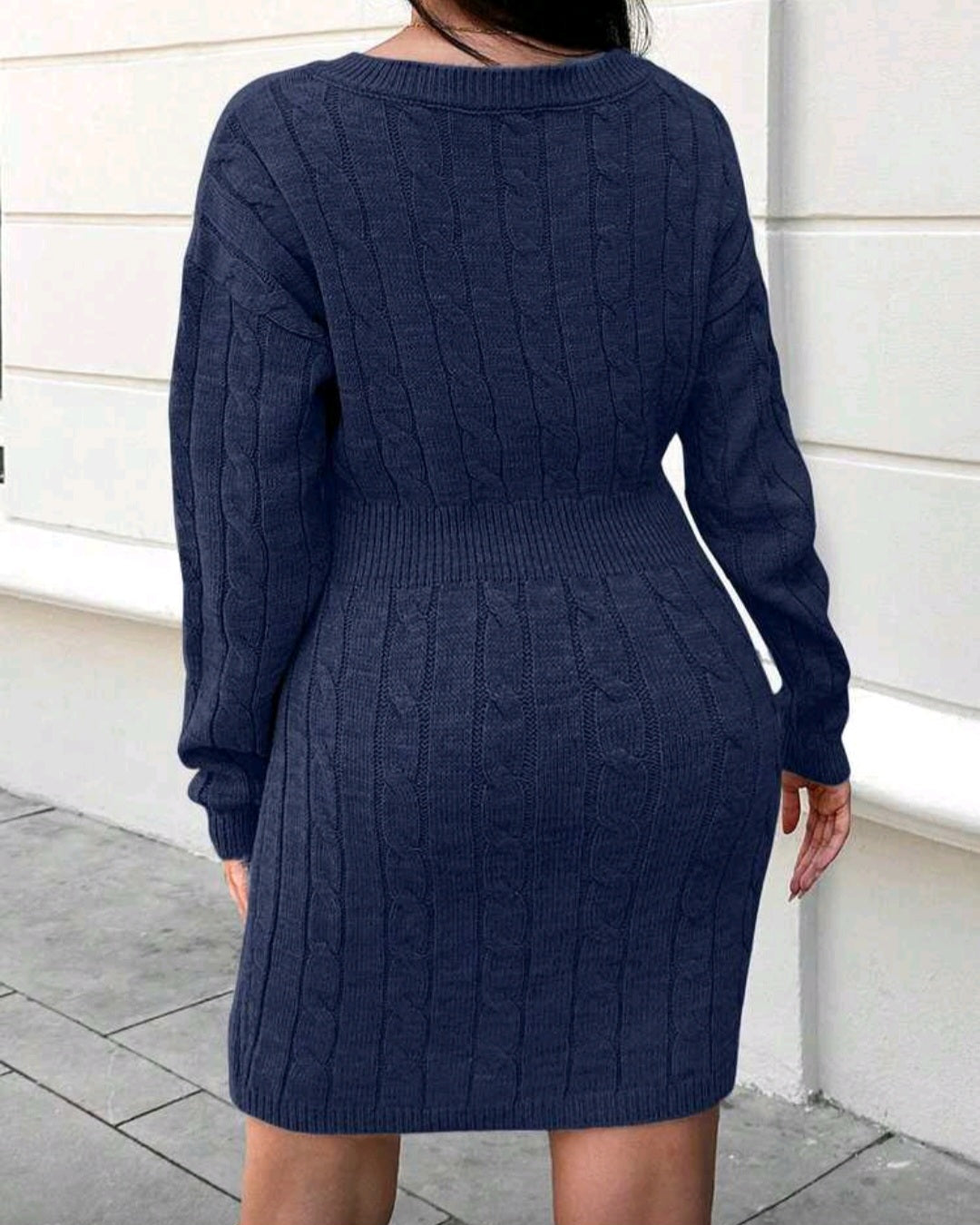 Pohodlné pletené šaty s dlouhým rukávem