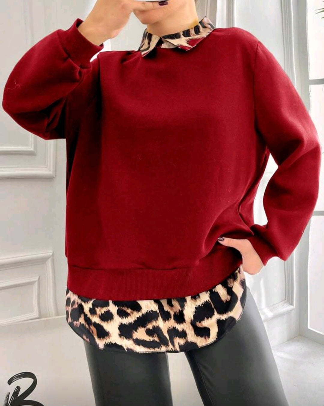 Dámská bavlněná mikina s košilovým lemem a leopardím vzorem