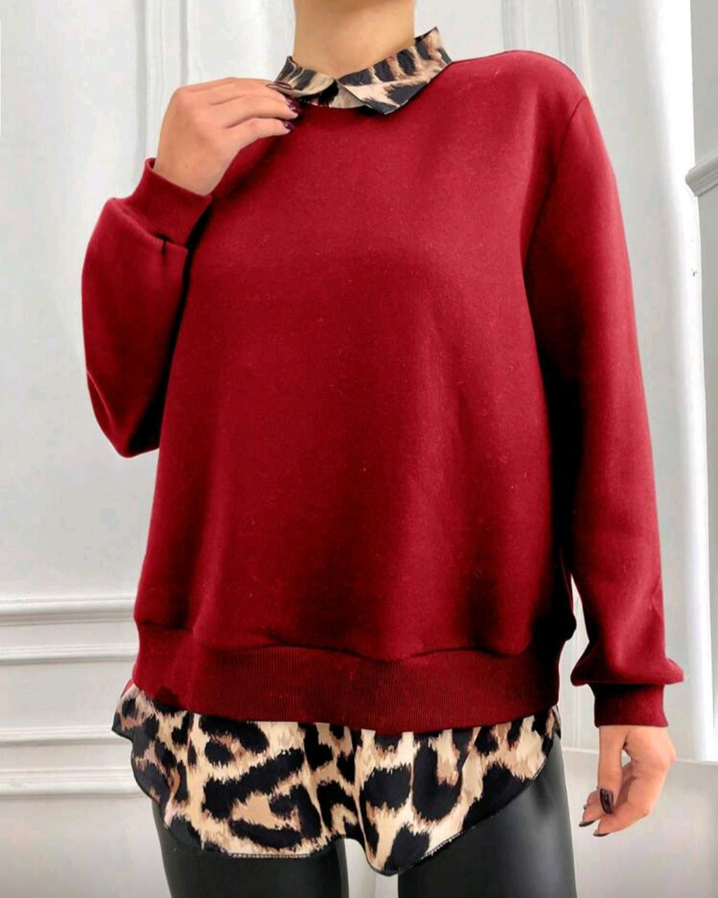 Dámská bavlněná mikina s košilovým lemem a leopardím vzorem